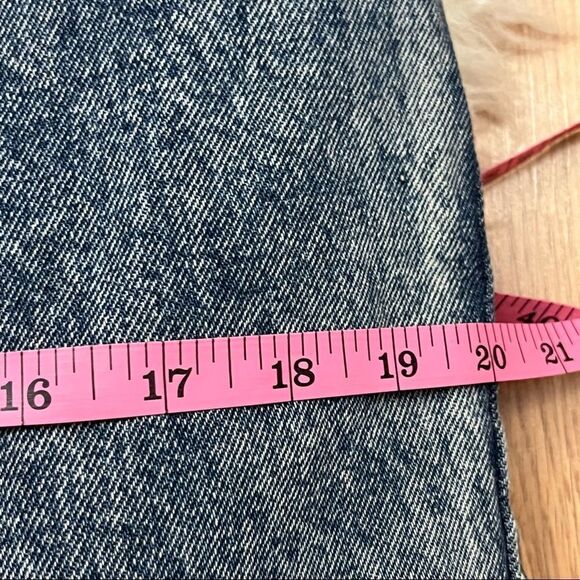 Vintage 80’s Weathered Blues Acid Wash Denim Zip Skirt 27 - Picture 7 of 7